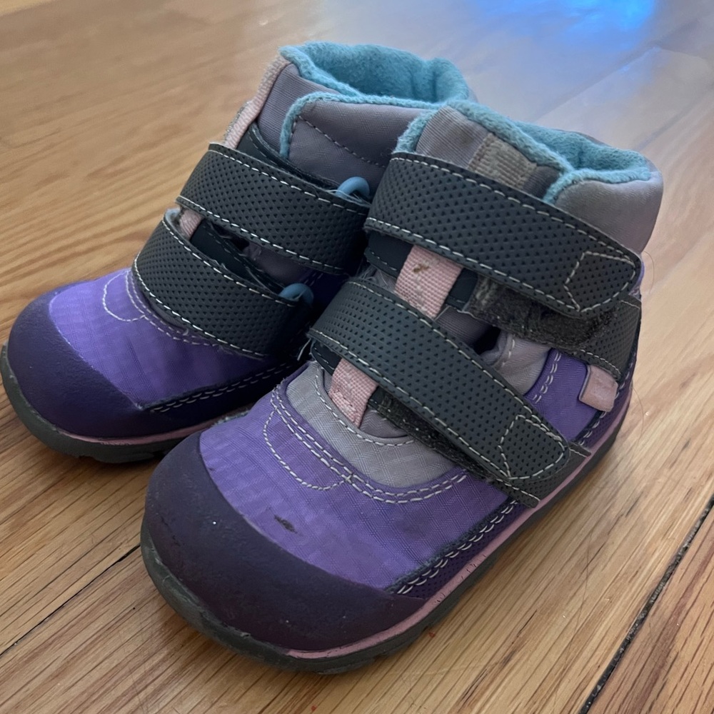 See Kai Run size 7 winter shoes